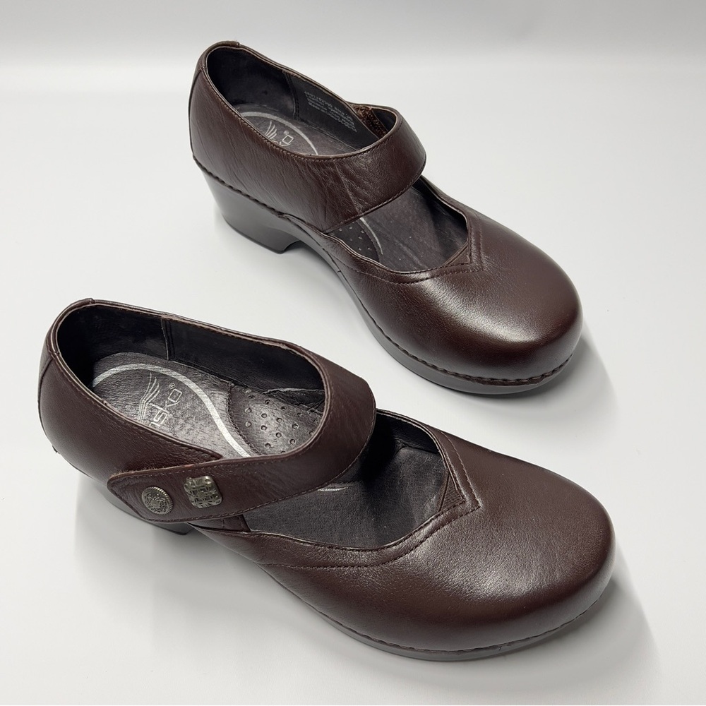 DANSKO women’s clogs size 36 US 5 dark brown Mary Jane Chunky Heel